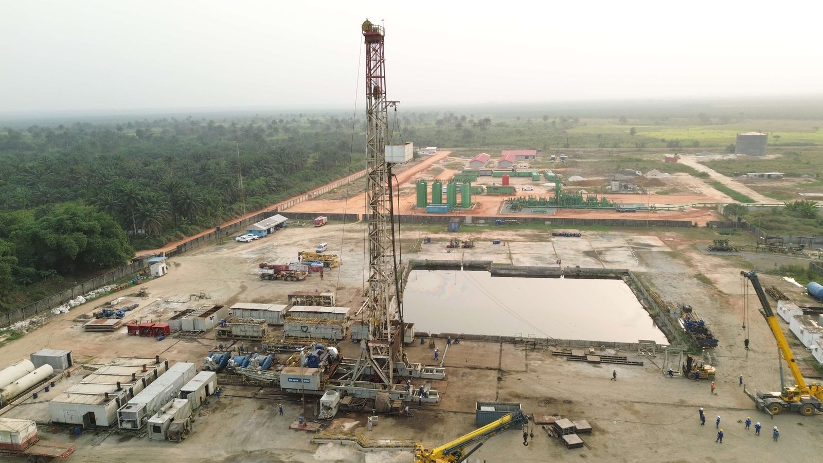 Onshore drilling rig site